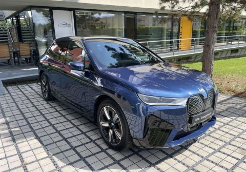 BMW iX xDrive40 H&K 360 Kamera
