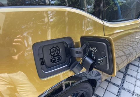 BMW i3 120Ah / H&K / Adaptive LED