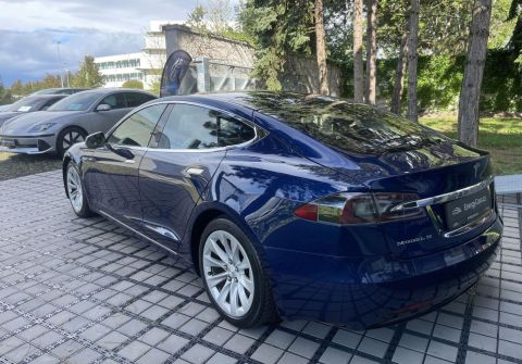 Tesla Model S 90D Panorama Free Charging