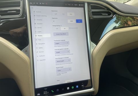 Tesla Model S 90D Panorama Free Charging