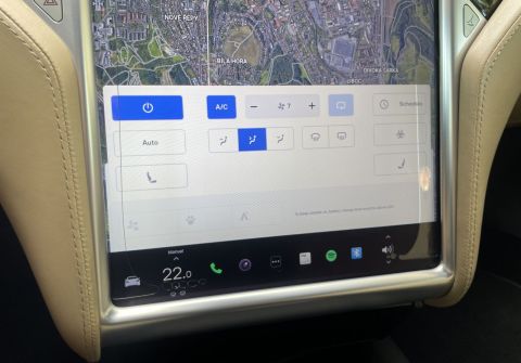 Tesla Model S 90D Panorama Free Charging