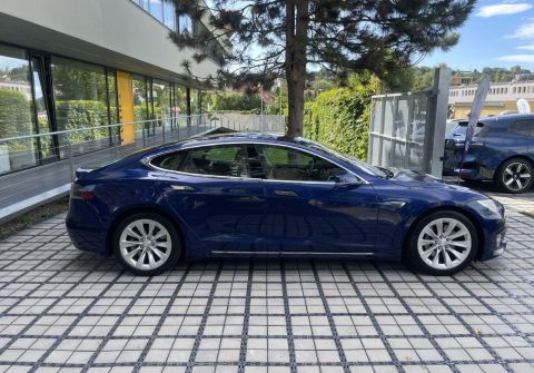 Tesla Model S 90D Panorama Free Charging
